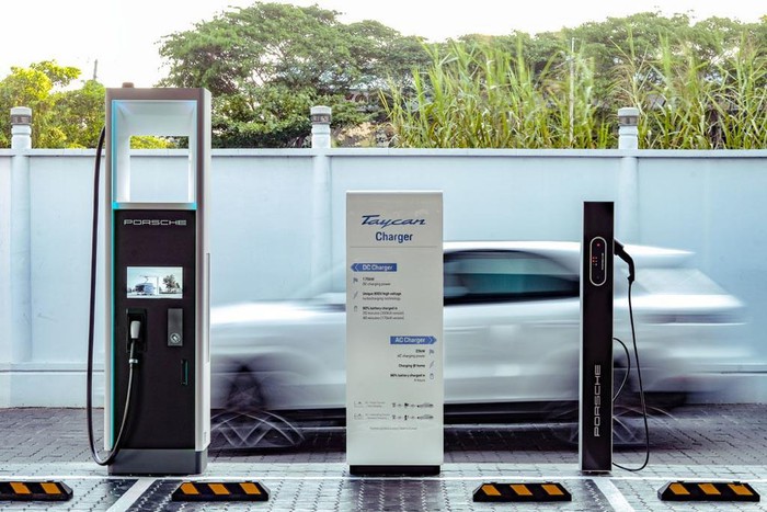 Porsche Việt Nam lắp đặt trạm sạc xe điện với công suất tối đa lên tới 350 kW